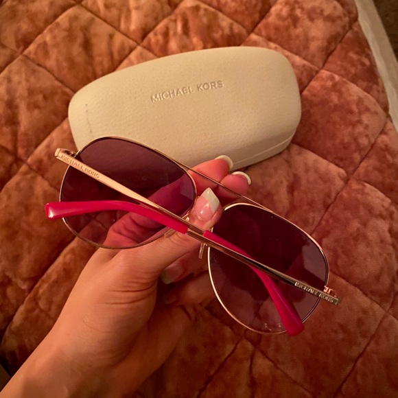 Michael Kors Sunglasses with case - Picture 2 of 3